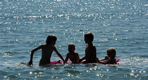 nudisten familie|278 Young Naturism Stock Photos and High.